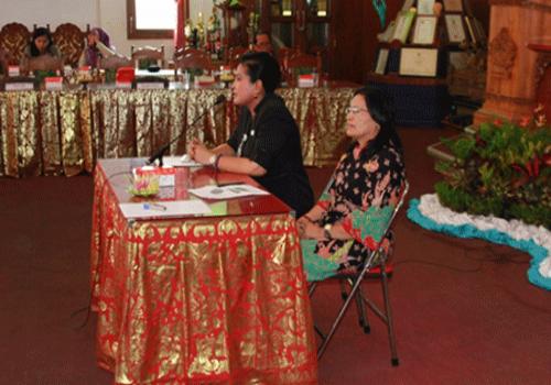 IBU IDA DAN IBU KOESALIRENI